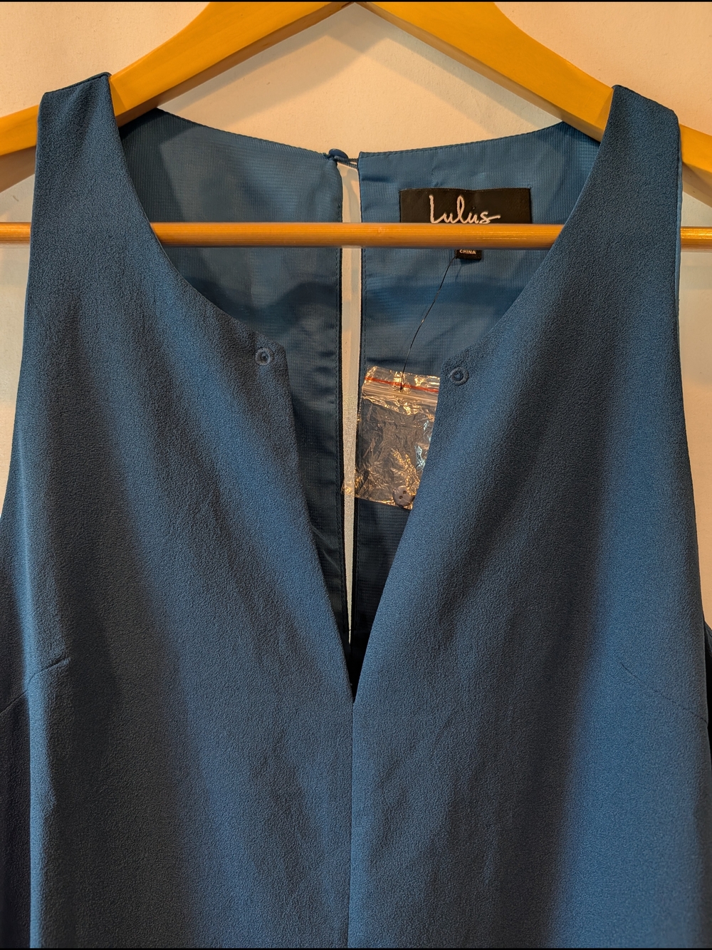 Lulu's Blue Sleeveless Shift Dress knee length v neck office travel resort nwt - Picture 2 of 6